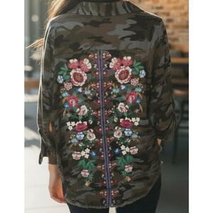 Andree Unit Embroidered Camo Button Up Size S Collared Floral Fringe Hem Blouse
